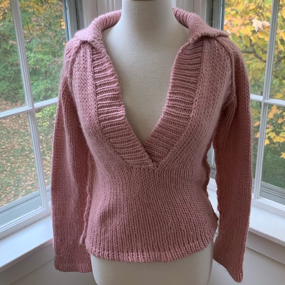 Laurie B Sweaters - LAURIE B. soft mohair blend Vneck with collar